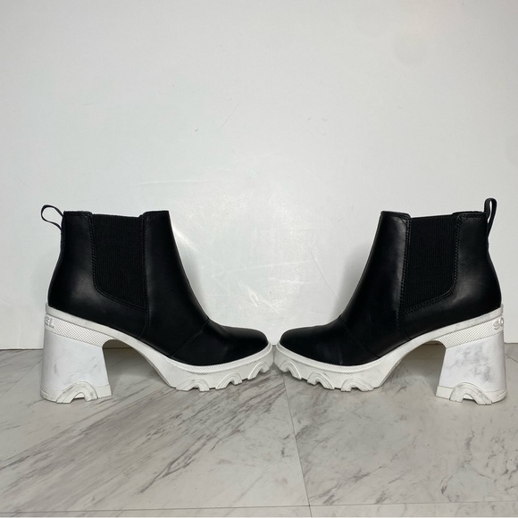 Sorel Brex Black White Leather Heeled Chelsea Bootie 7 1/2 - Picture 5 of 14